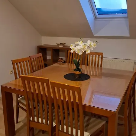 Apartma Jean Logatec